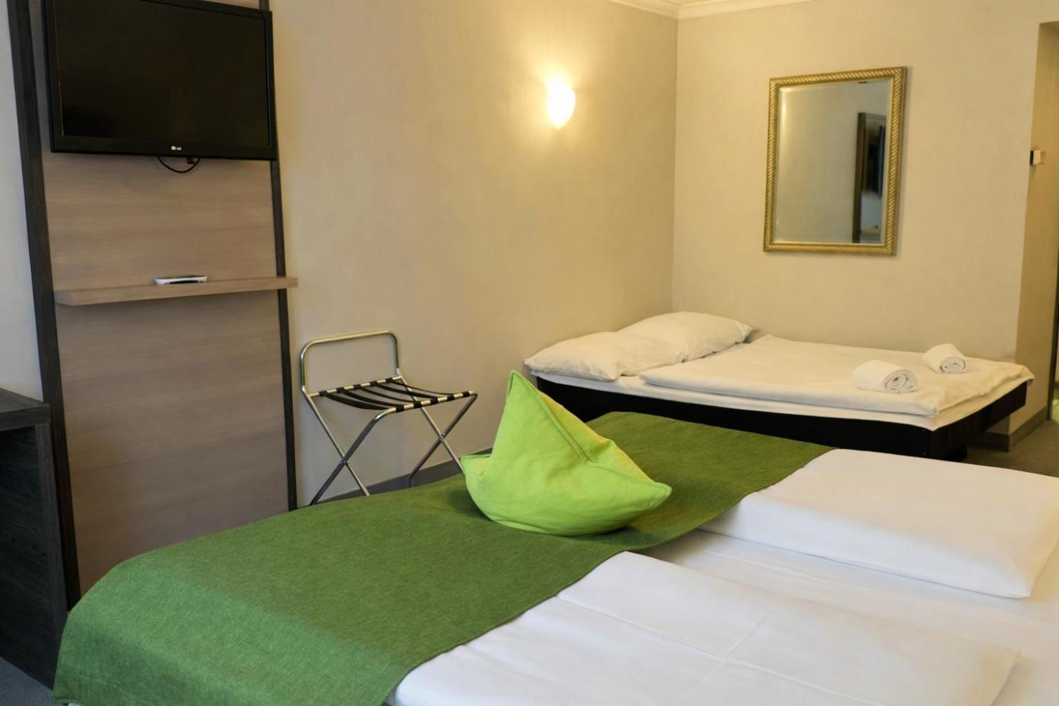 Quadruple Room,1746813905:JPEG